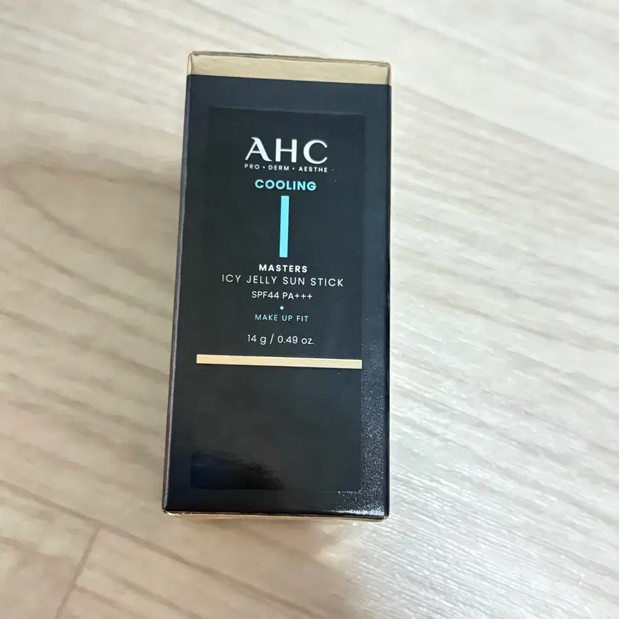 AHC 마스터즈 아이시 젤리 선 스틱 쿨링