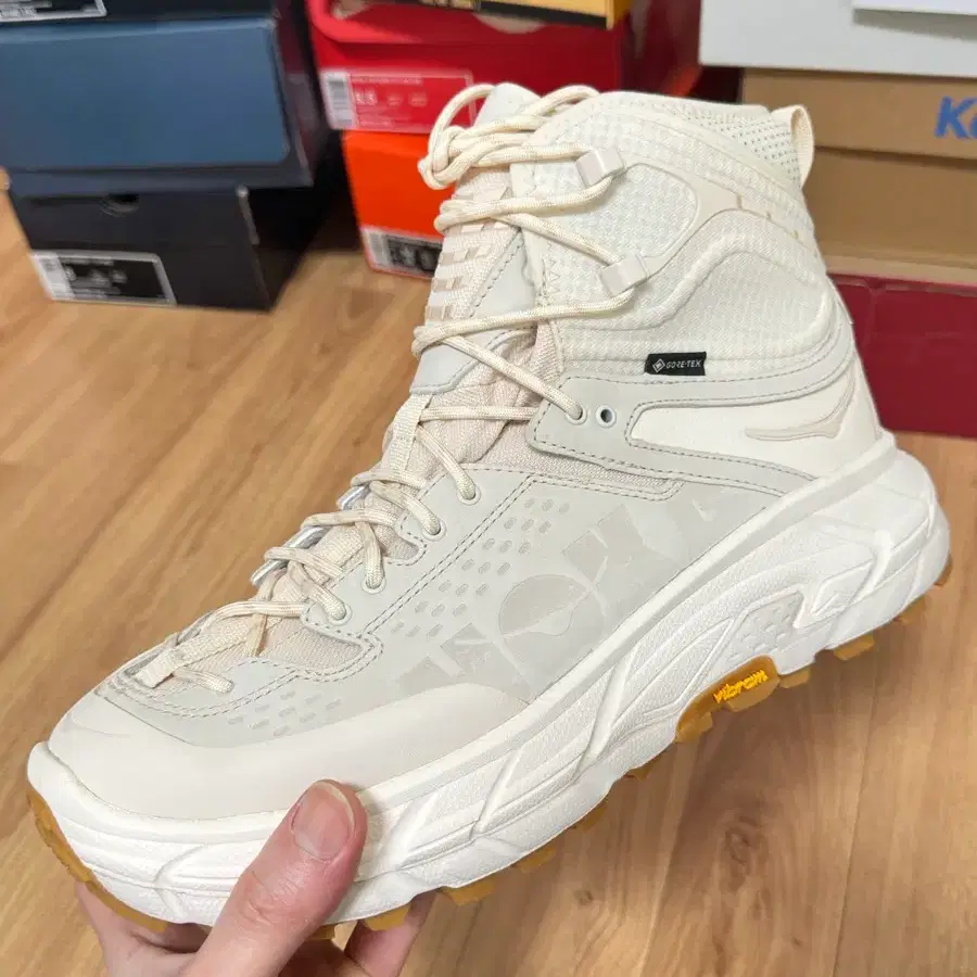 275 Hoka 호카 토르 울트라 하이 에그녹 GTX 등산화
