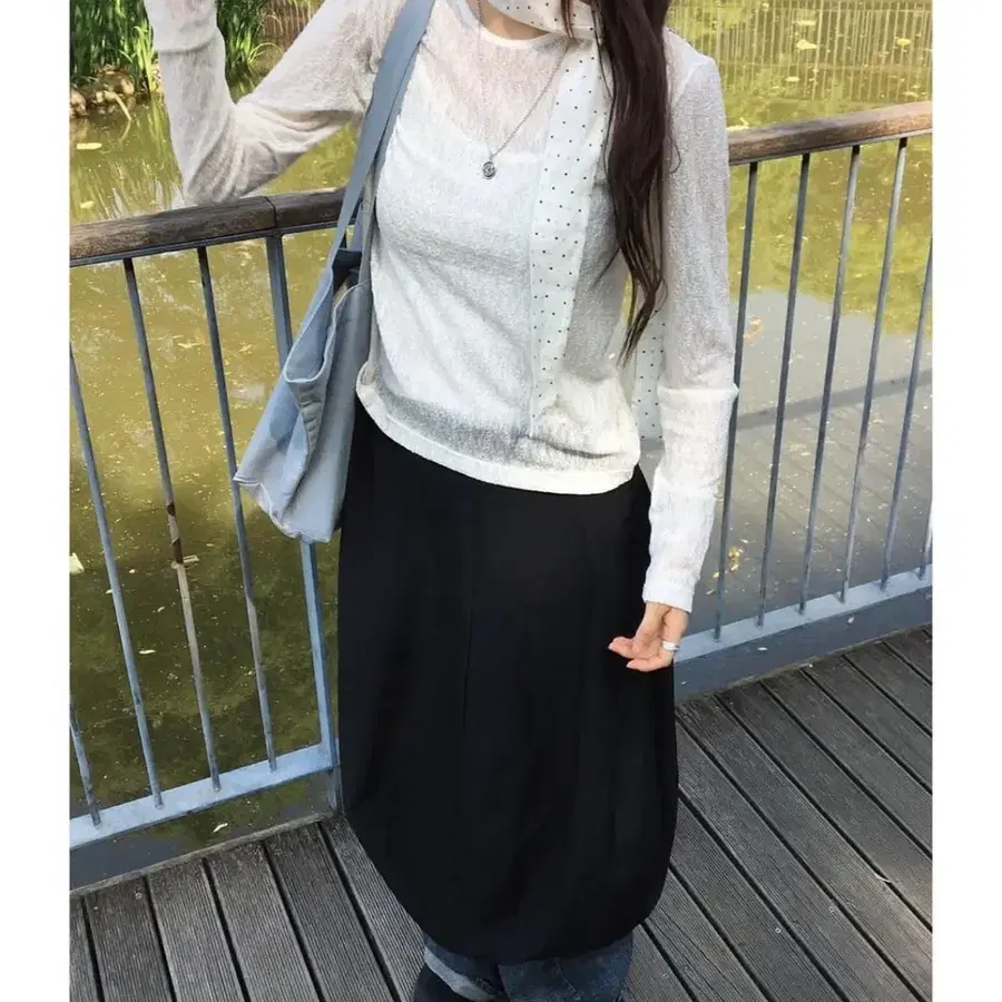 시오아 클레버 레이스 티셔츠