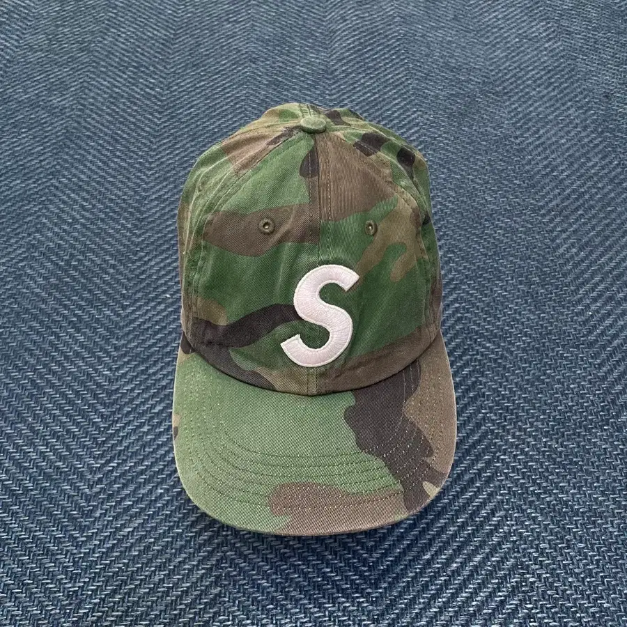 [Os] 슈프림 S로고 6패널 카모 볼캡 만원샵