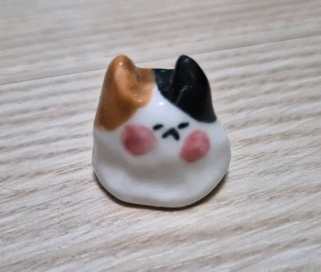고양이 도자기 가챠 피규어