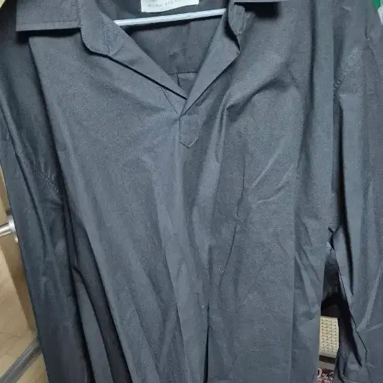 (무료배송) 오픈카라 블랙 셔츠