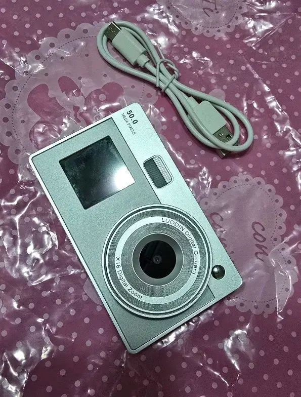 루오딘 디지털 카메라 실버 50.0 메가픽셀 X16 줌 + USB 케이블