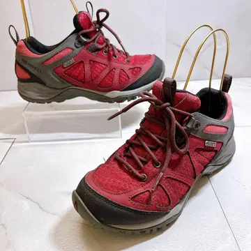 컨디션 최상 머렐 등산화 24.0cm 방수 트레킹 슈즈 빨간색 블랙