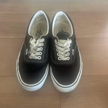 VANS 오센틱 블랙 화이트 스니커즈