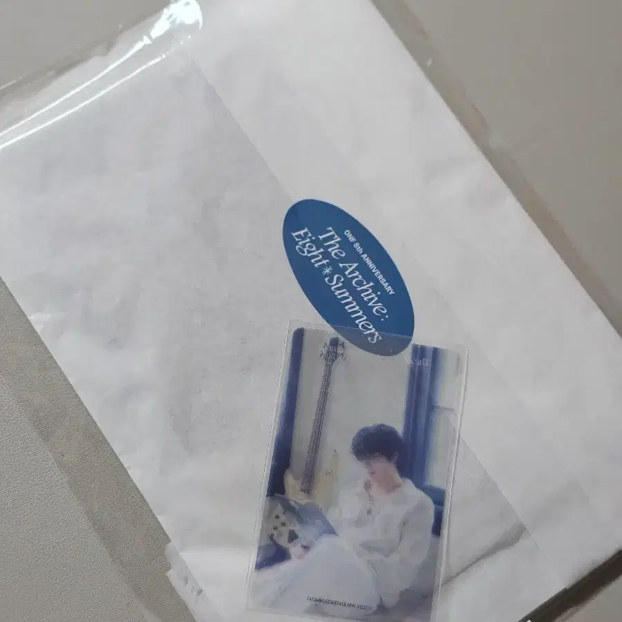 온앤오프 8주년 팝업 쉬폰 패브릭포스터 민균
