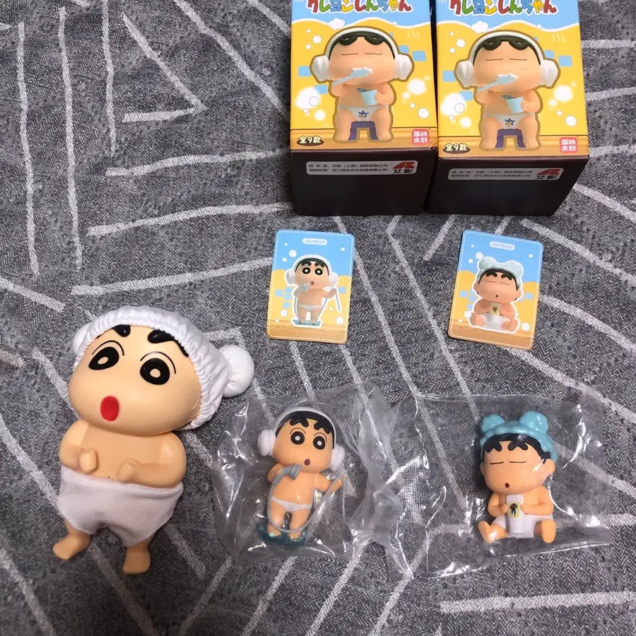 짱구 목욕피규어 2종+덤