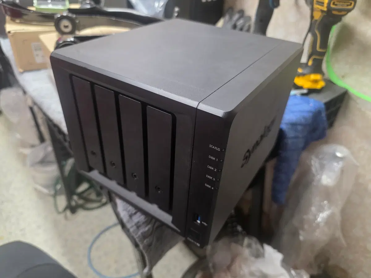 Synology NAS 4베이 검정