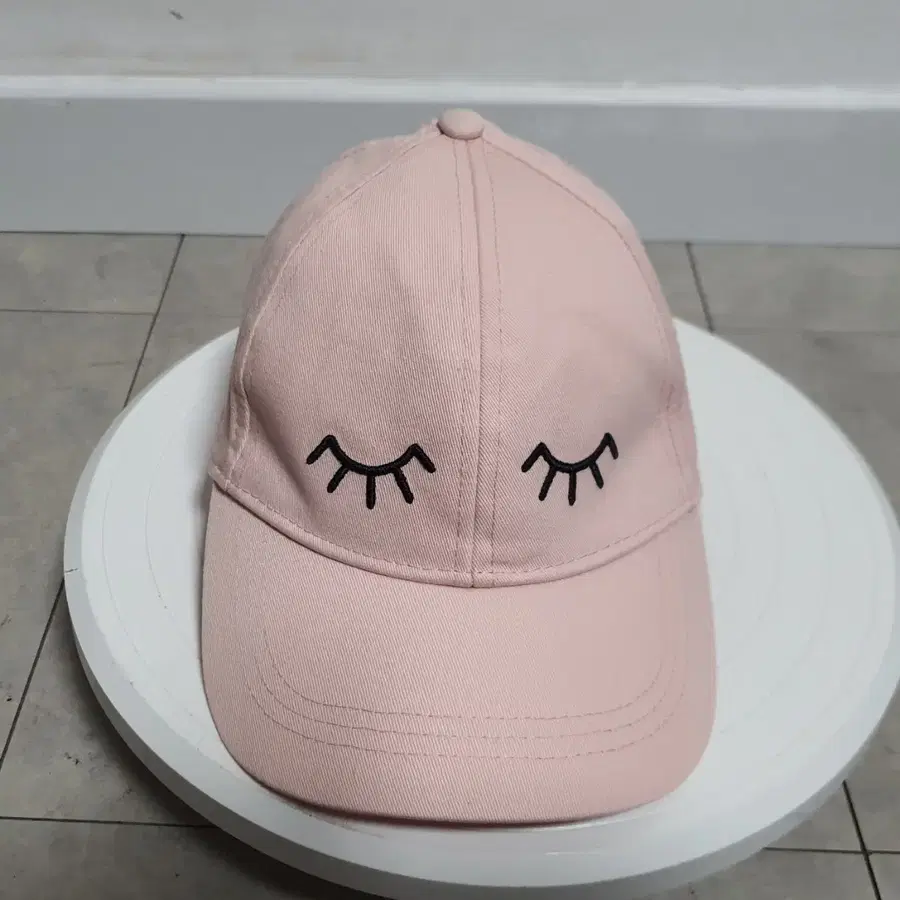 H&M Divided 속눈썹 자수 연핑크 볼캡 Free-Size