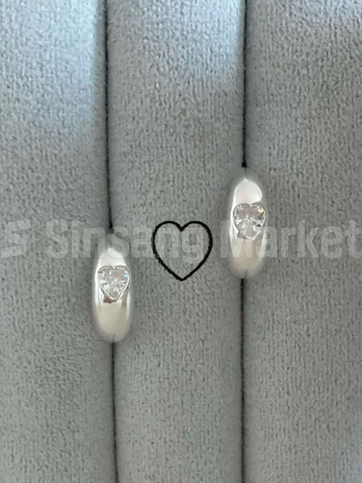 [빠른발송] 할인 한정수량 925실버 5A 지르콘 하트 큐빅 볼드 C자