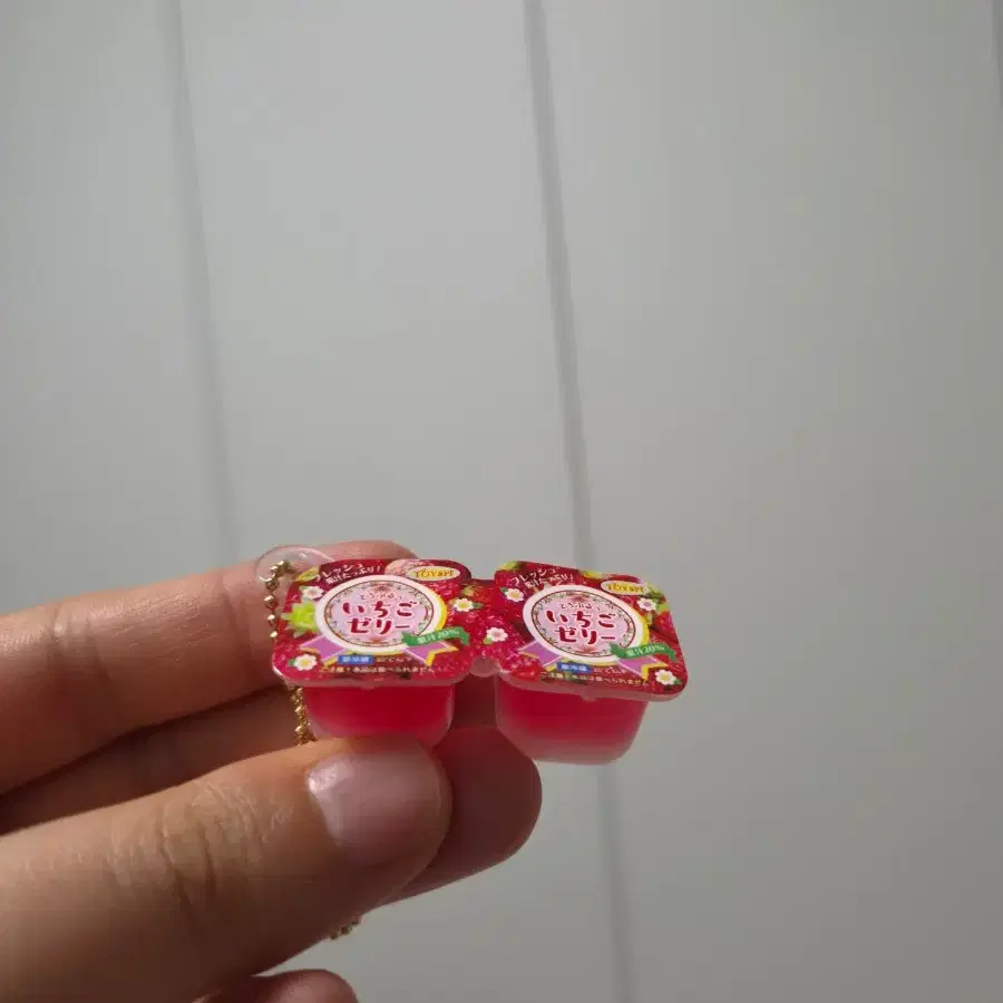 딸기 푸딩 가챠 키링