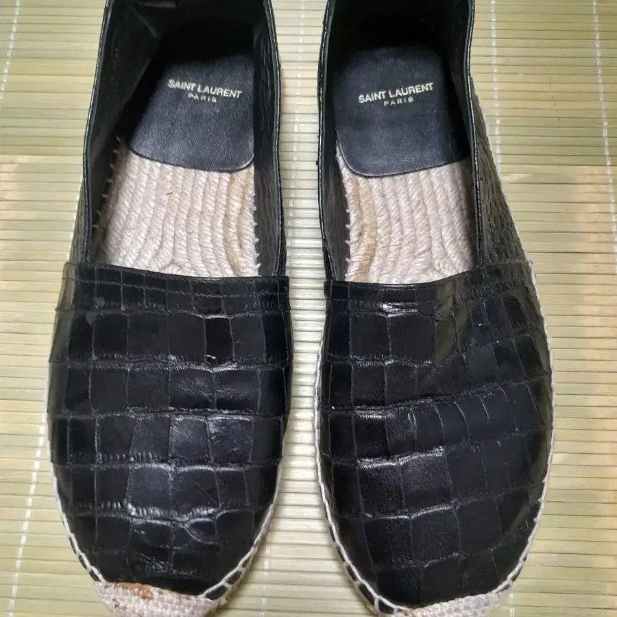 생 로랑 에스파드리유 블랙 악어 무늬로랑 에스파드리유 블랙 악어 무늬