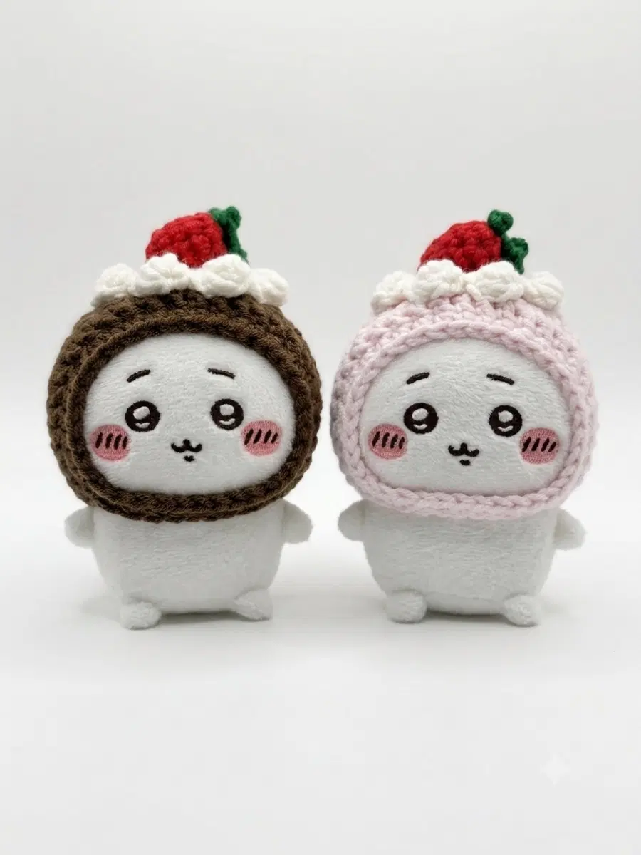 치이카와 앉은누이 딸기케이크 모자