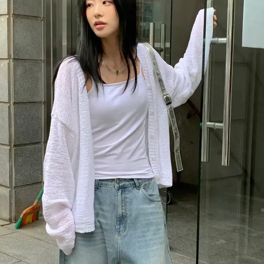 (새상품) 루즈핏 간절기 그물 니트 단추 가디건