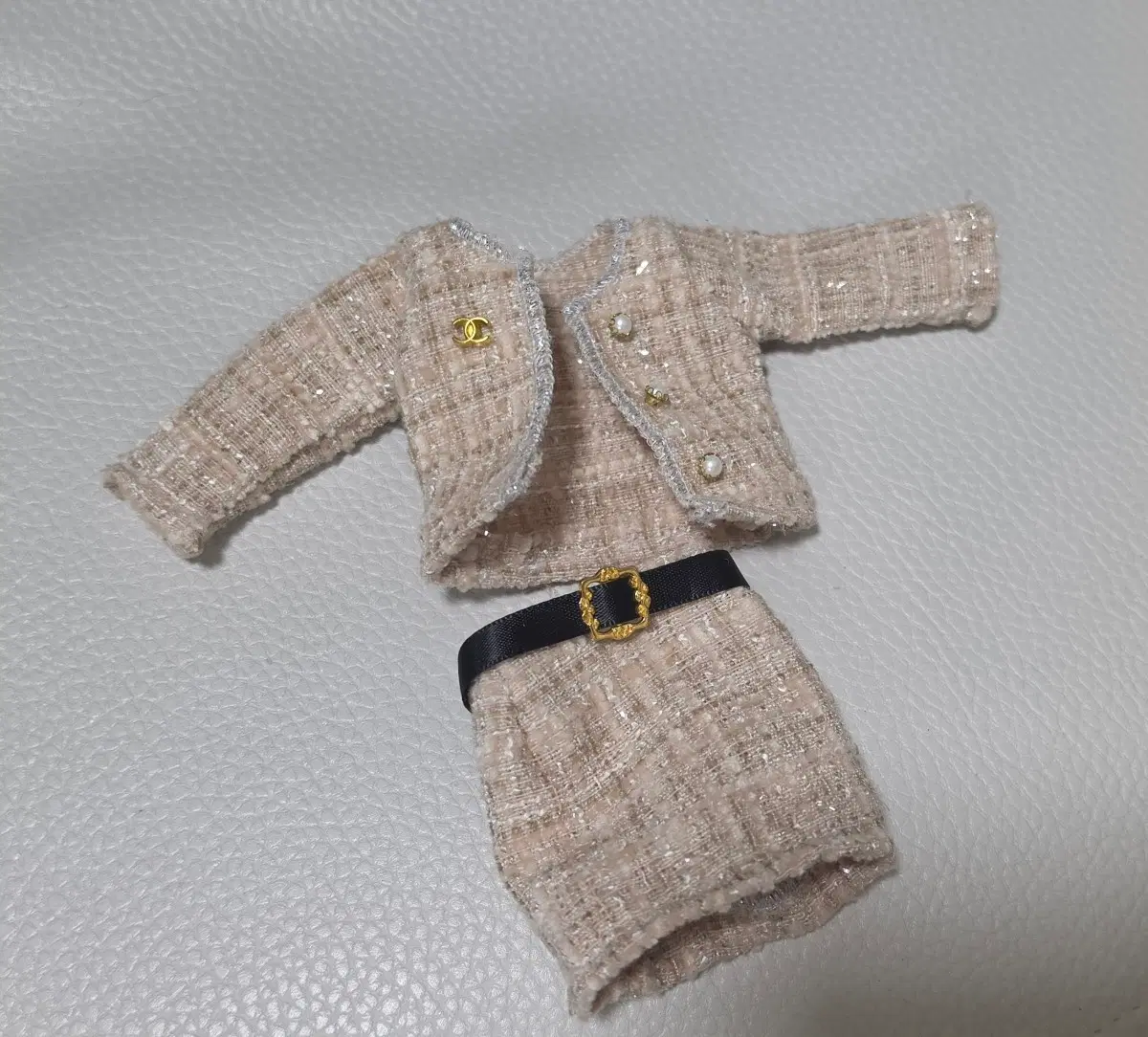 란도우 의상