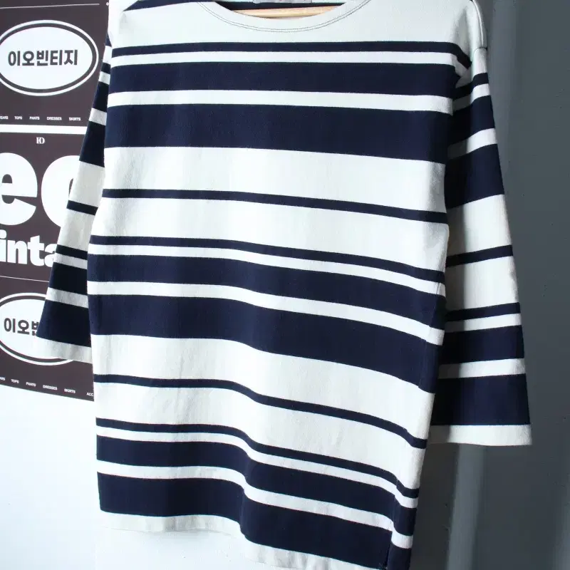 (S) 에잇세컨즈 반팔 티셔츠 7부 스트라이프 네이비 올드스쿨-H37958