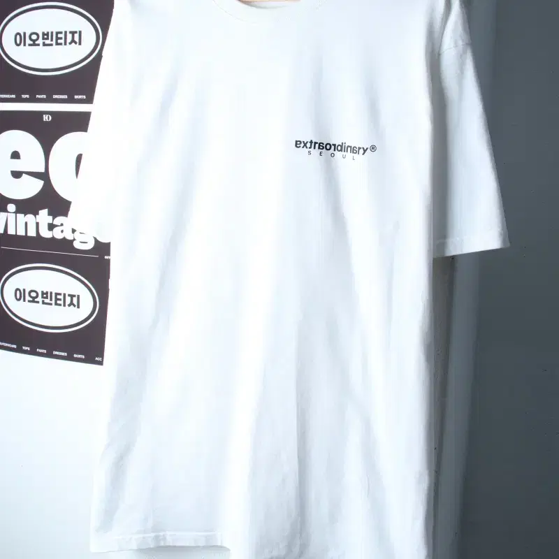 (XL-2XL) 엑스트라오디너리 반팔 티셔츠 레터링 로고-H37977