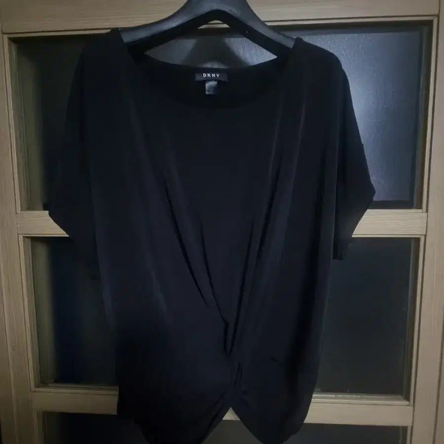 DKNY 블랙 꼬임 반팔 티셔츠 XL