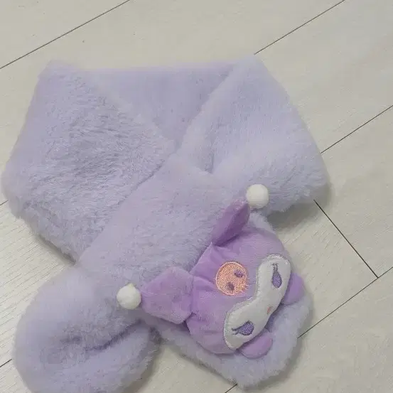 보라색 쿠로미 퍼 목도리