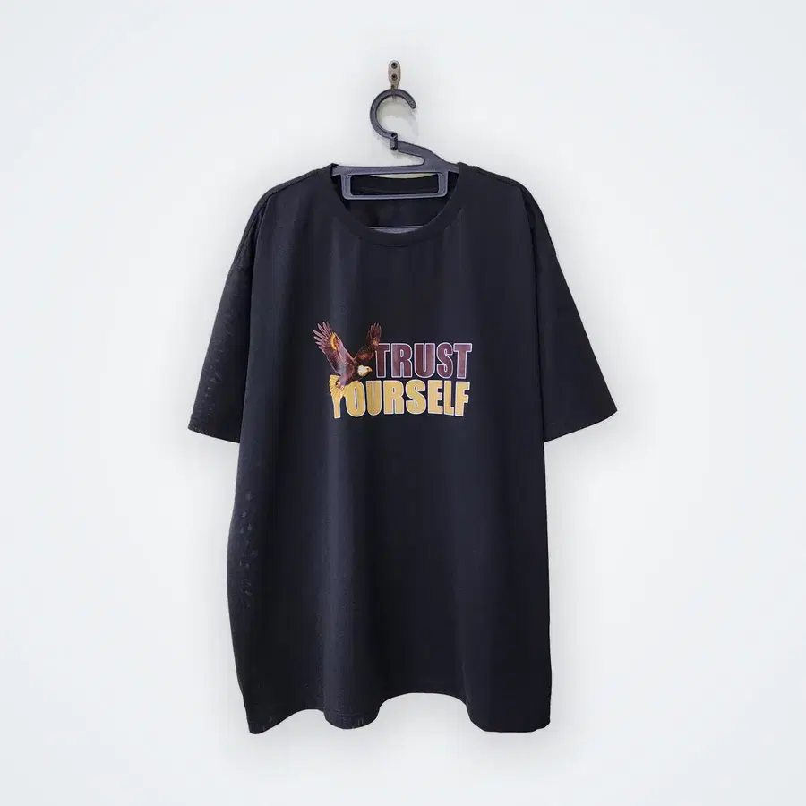 [4XL] TRUST YOURSELF 프린트 반팔 티셔츠 블랙