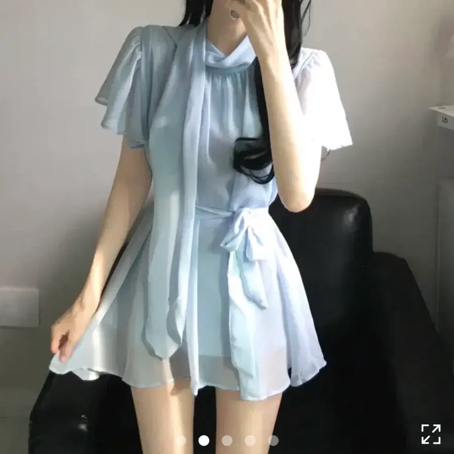 환승연애 현지 블라우스