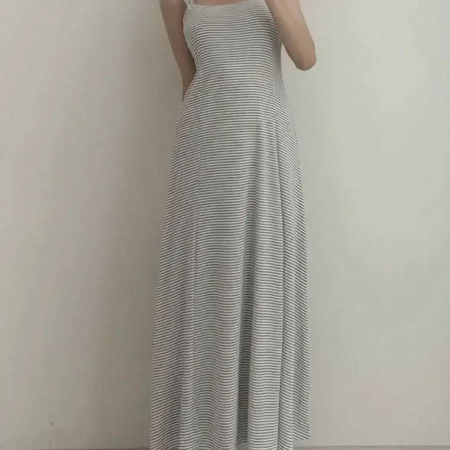 스트라이프 민소매 롱 원피스