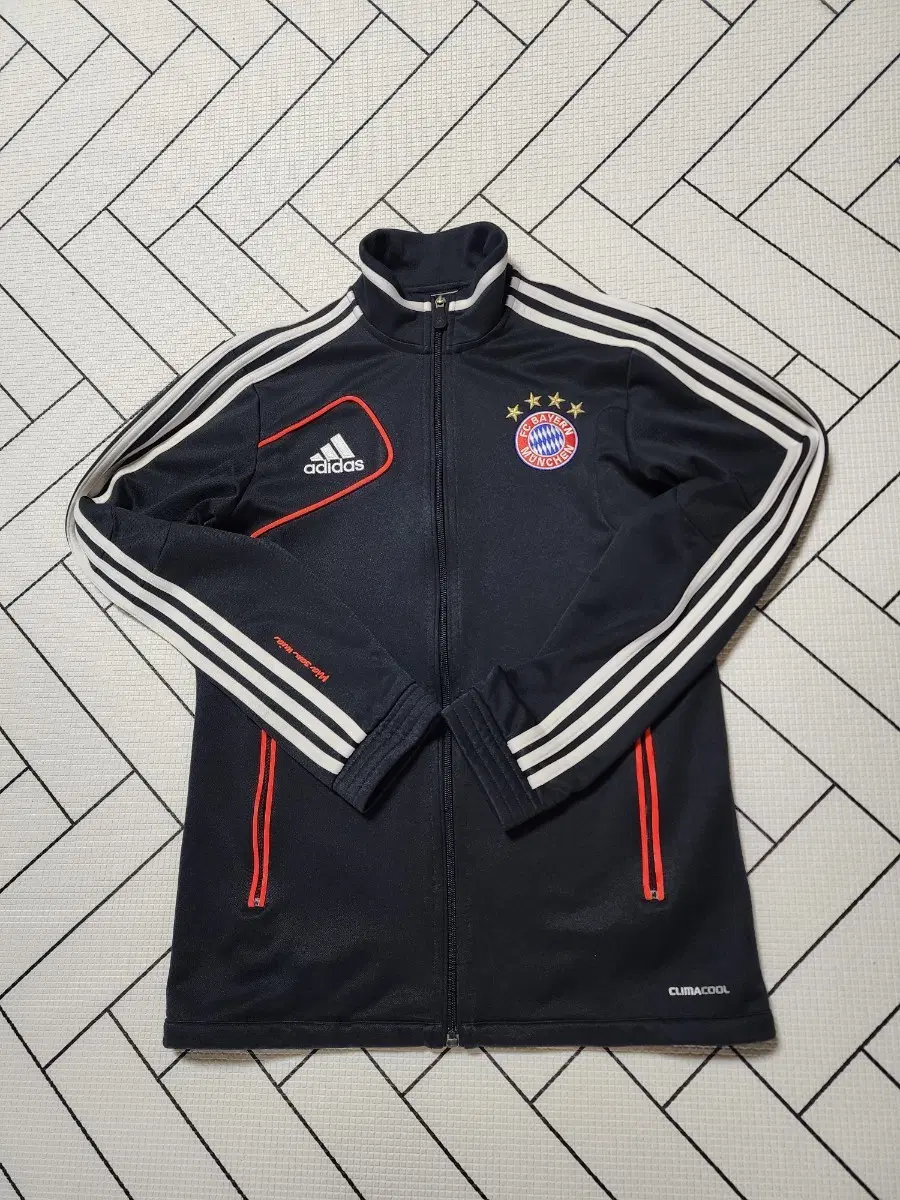 아디다스12-13시즌바이에른뮌헨트레이닝탑