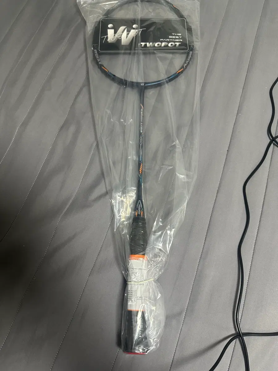 투팟 카본 액시움 배드민턴 라켓