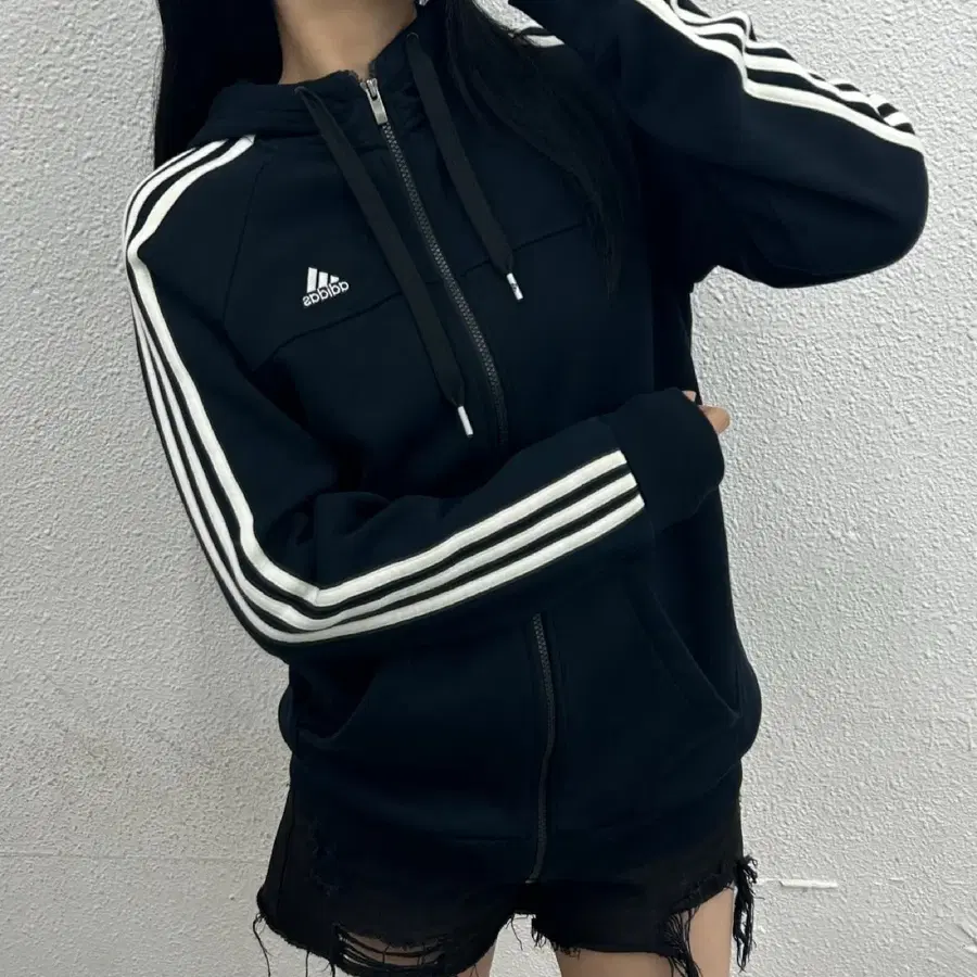 아디다스 화이트라인 블랙 후드집업 100