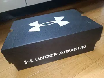 [ 새상품 ] [ 미사용품 ] UNDER ARMOUR 23.5cm