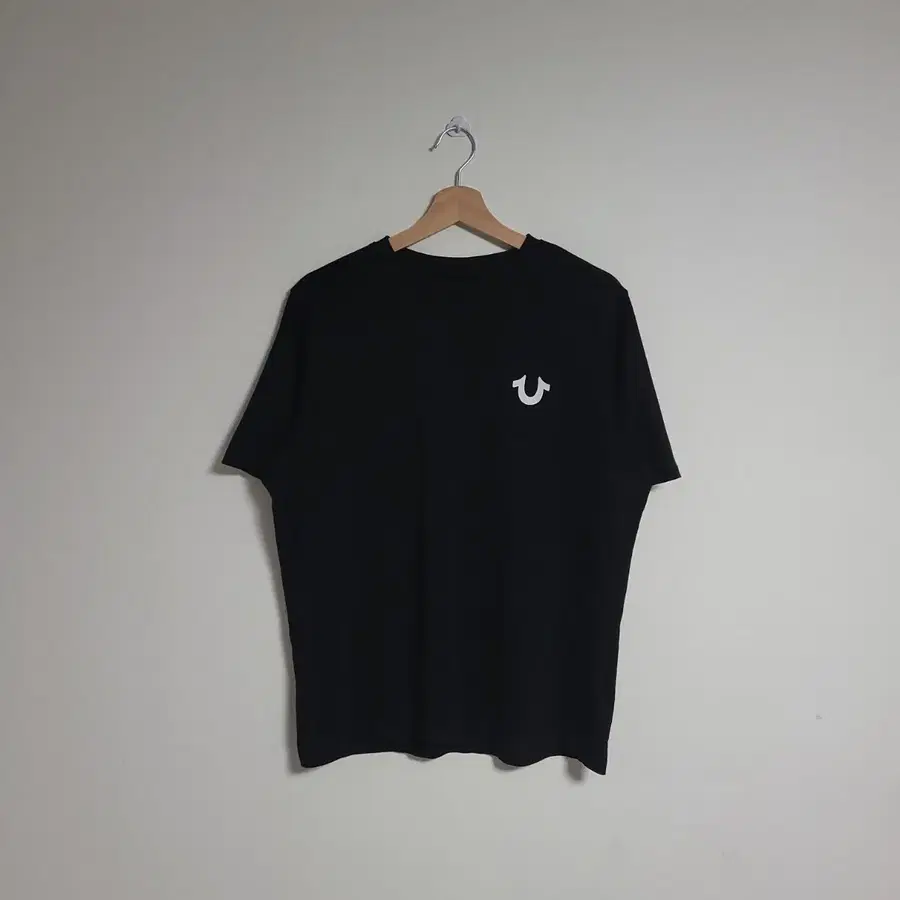 (100) TRUE RELIGION 트루릴리젼 반팔티 블랙