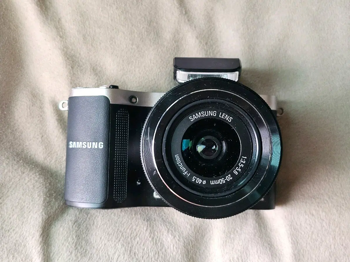 삼성 미러리스 NX210, 20-50mm 렌즈