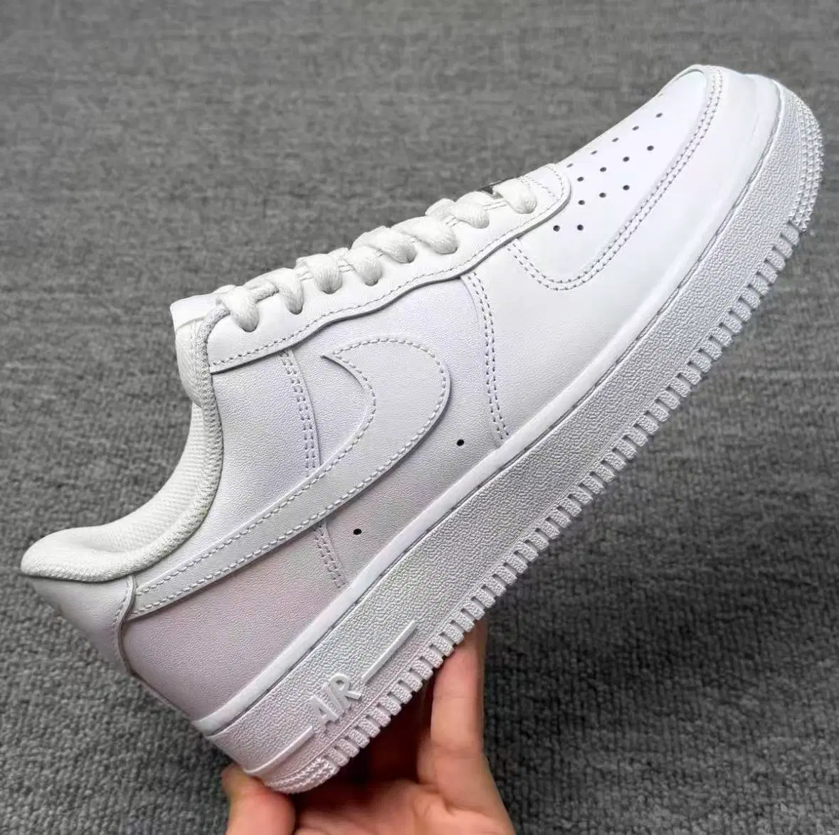 Nike Air Force 1 '07 Low 공군 1호 순백 로우탑 스니커즈 클래식한 어디에나 잘 어울리는 컬러