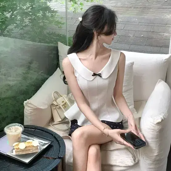 화이트 페플럼 블라우스 리본 포인트