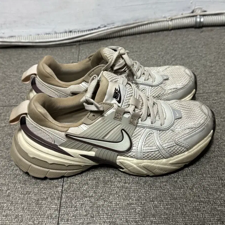(230)나이키 V2K런