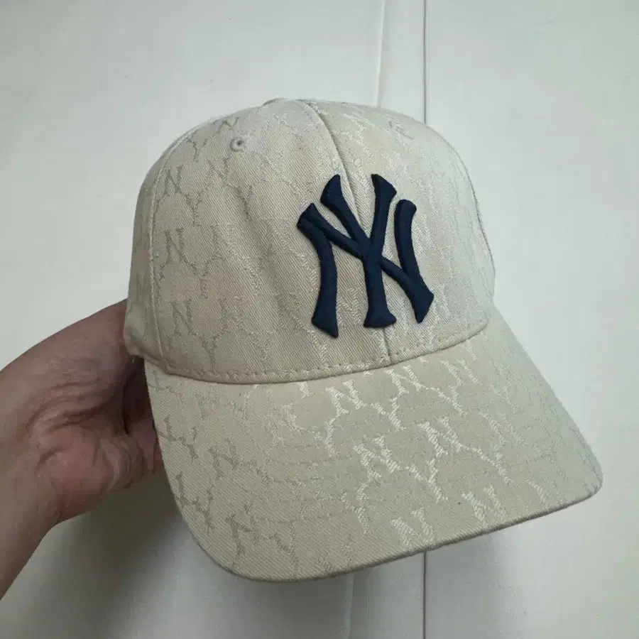 (상태SS) MLB 구찌맛 공용 NY자카드 로고 커브드 볼캡모자