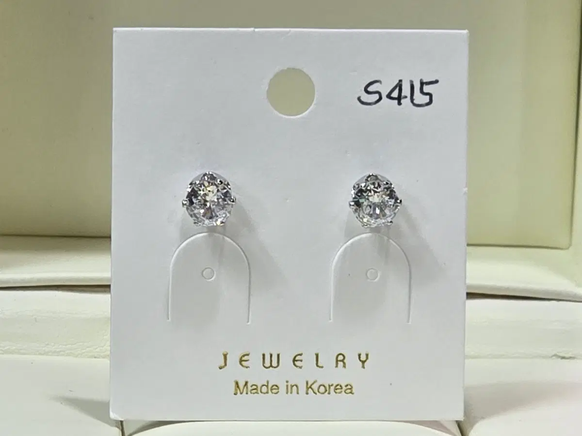 주얼리 크리스탈 귀걸이