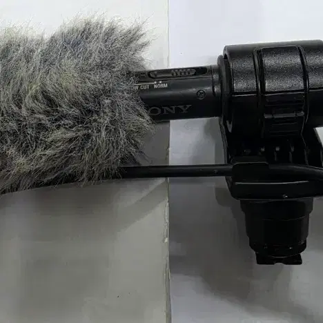 소니 지향성마이크 ecm-cg50. 상태 매우 좋은것 팝니다. 택배시 4천원 추가입니다.