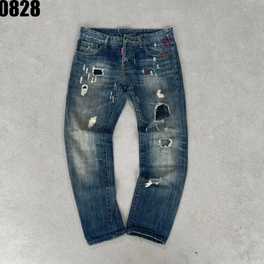 디스퀘어드 청바지 빈티지 워싱 디스트로이드 컷팅 M~L