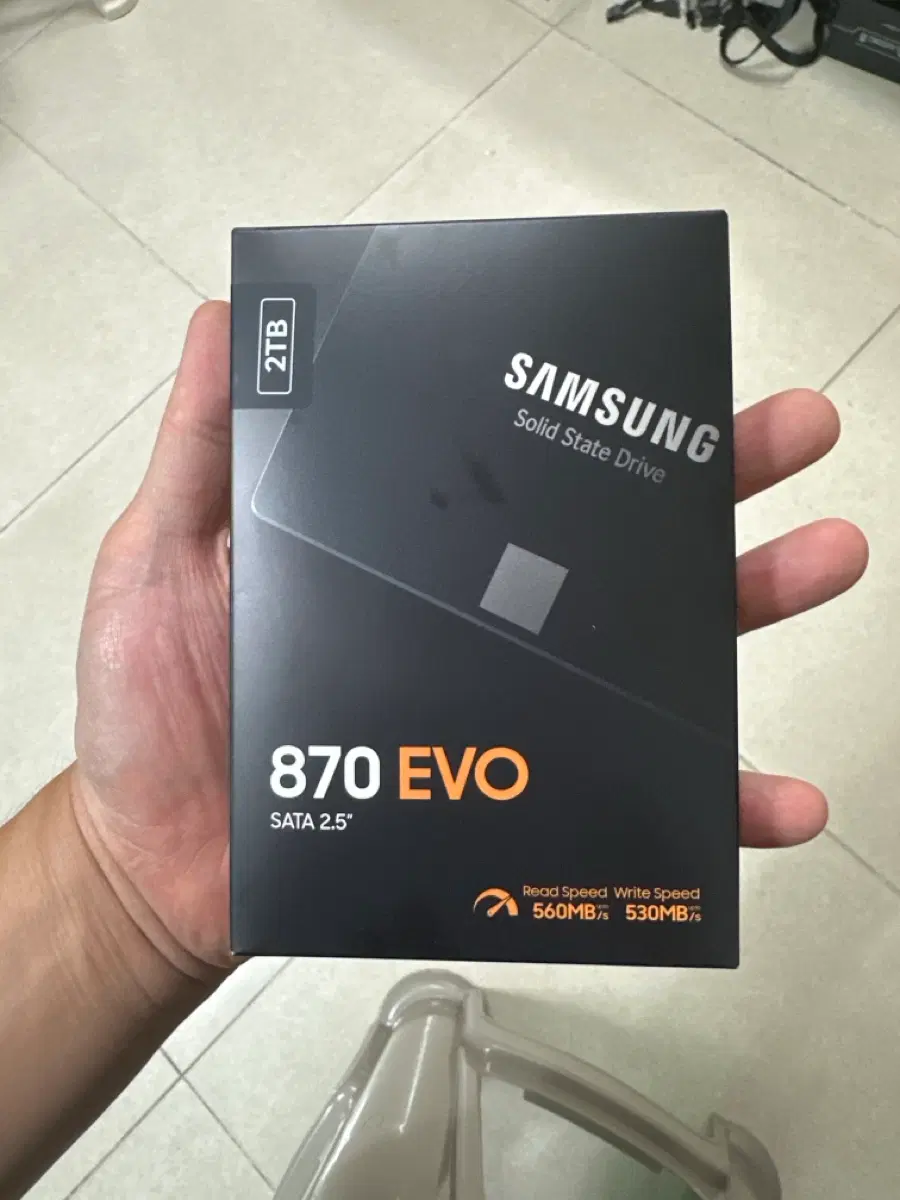 삼성2.5인치 870 EVO 2tb 미개봉 정발