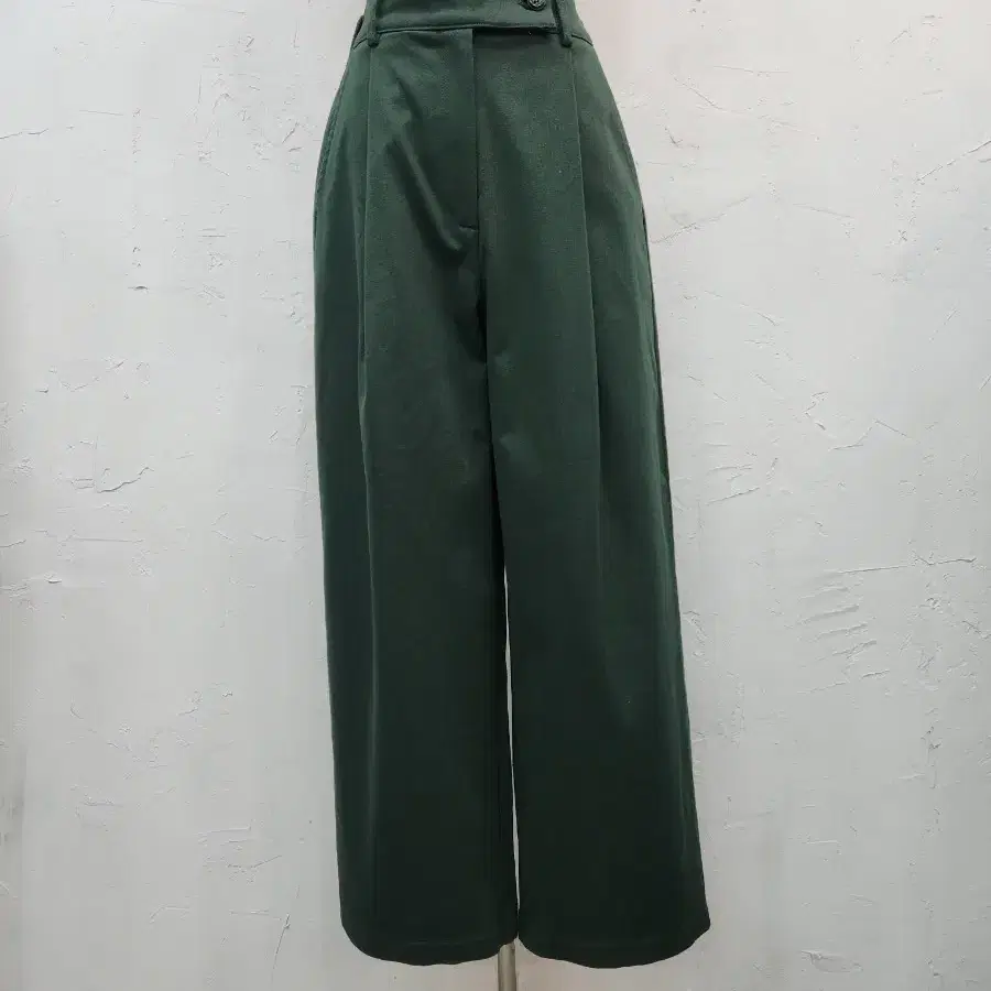 카키색 와이드 팬츠