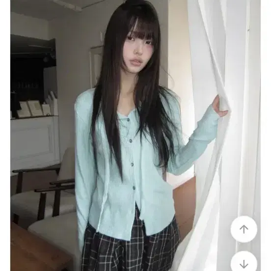 민트색 가디건