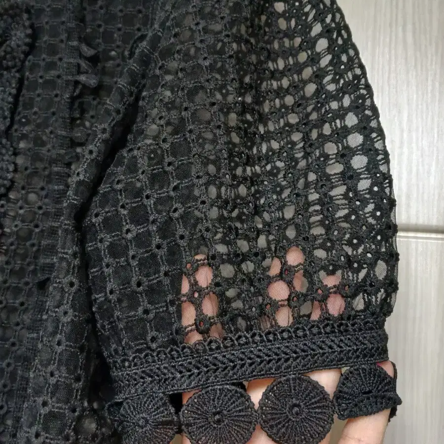 새옷) 퍼프소매 격자망사 블랙블랏