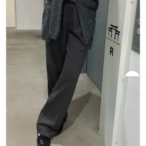원로그 WONT 윈터 핀턱 슬랙스 차콜 미니