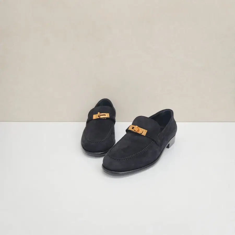 에르메스 데스틴 스웨이드 켈리 로퍼 블랙 36