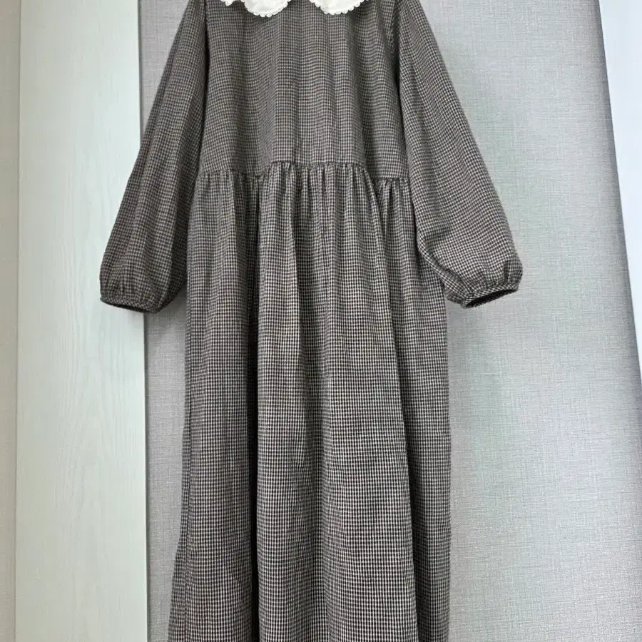 레이스카라 볼륨소매 체크 풍성맥시원피스
