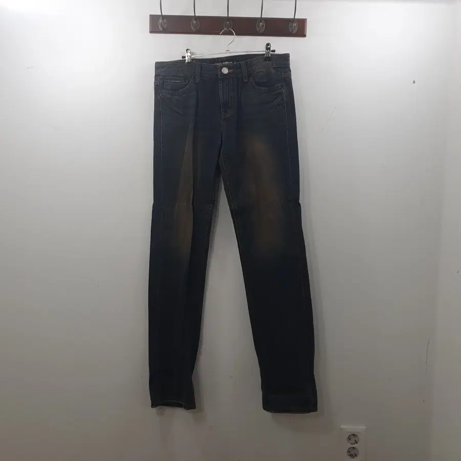 48 돌체앤가바나 남성 진청 빈티지 워싱 로고 패치 데님팬츠 청바지
