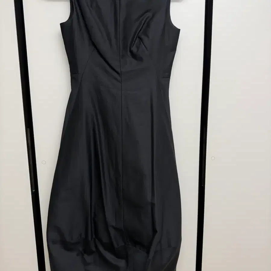 COS 블랙 민소매 원피스 EUR 34