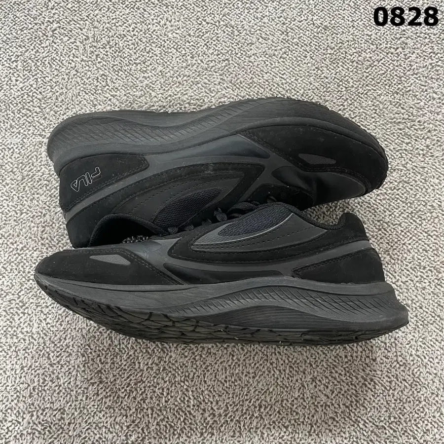 휠라 운동화 블랙 270