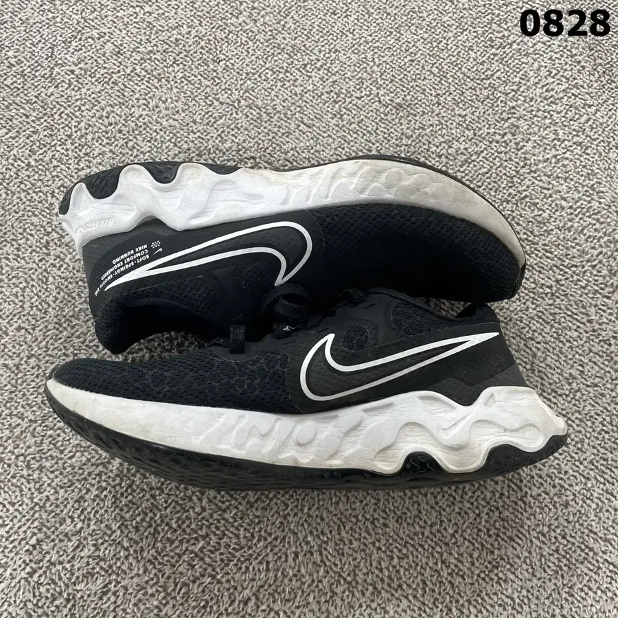 나이키 레볼루션 6 넥스트 네이처 블랙 250